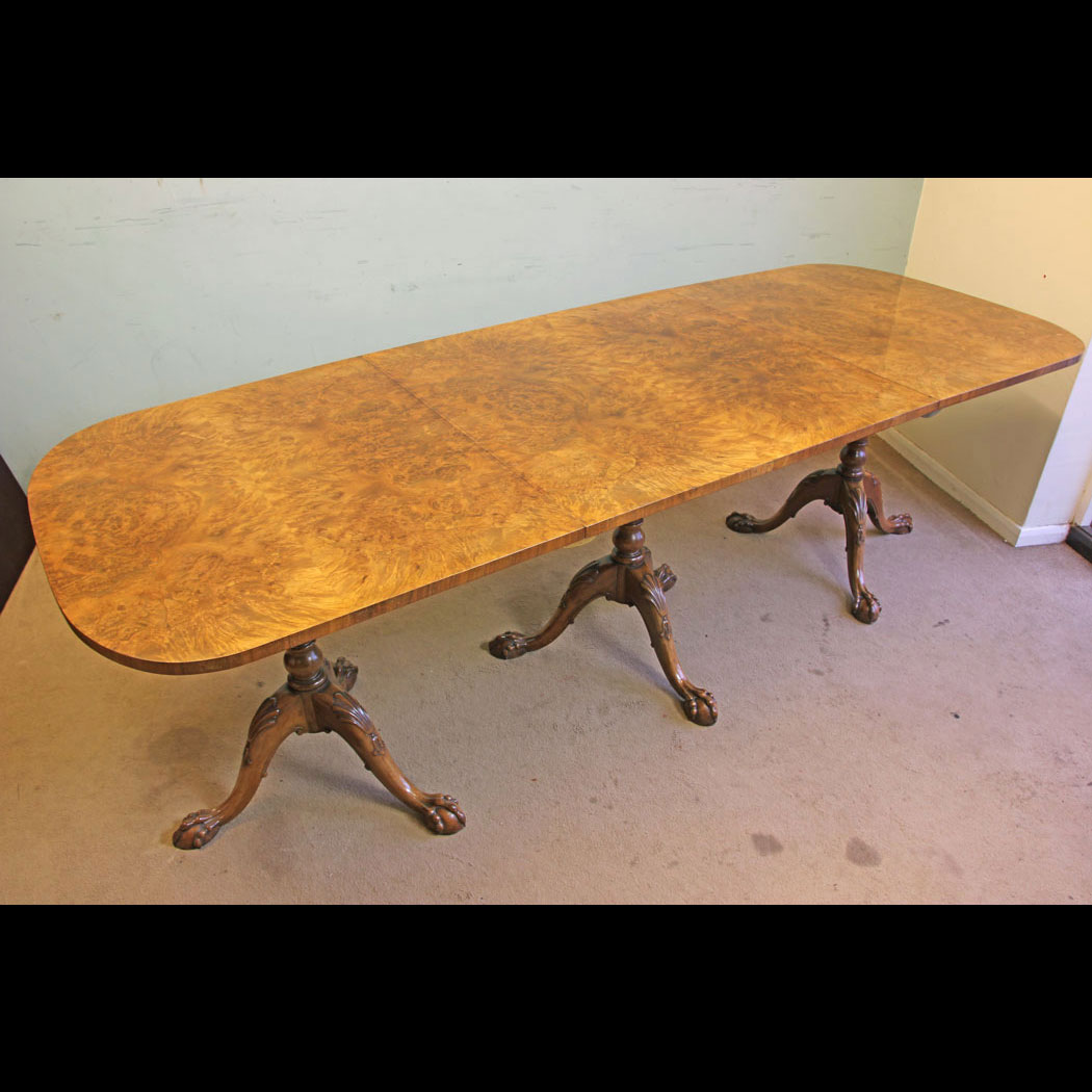 Antique Queen Anne Style Burr Walnut Dining Table, Antique Burr Walnut Pedestal Dining Table,
