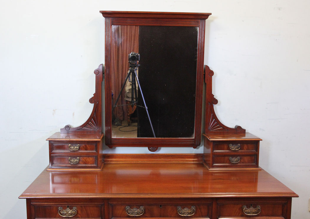 10896r11 Antique Dressing Table. Bedroom furniture