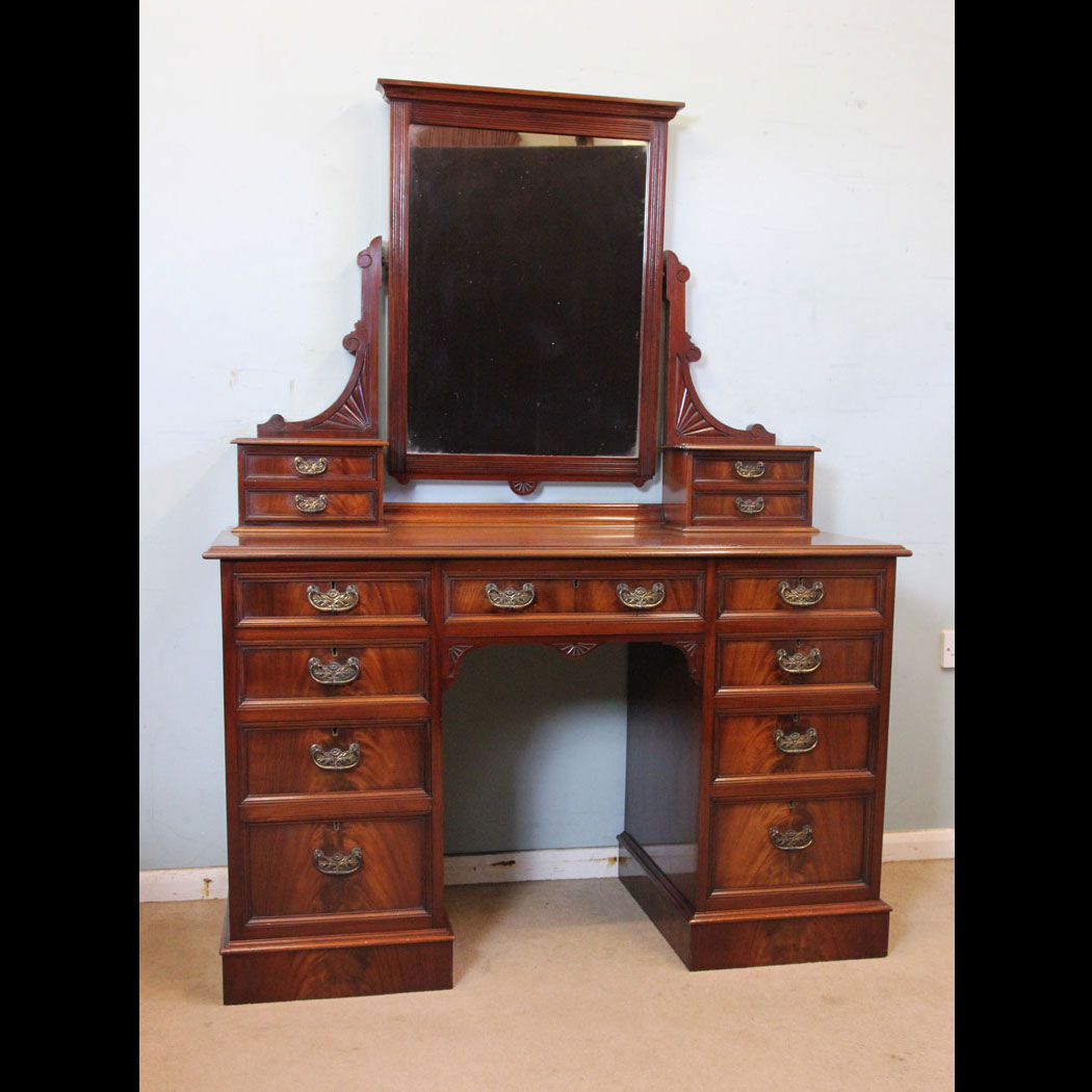 Antique Victorian Dressing Table. Antique Victorian Dressing Table.