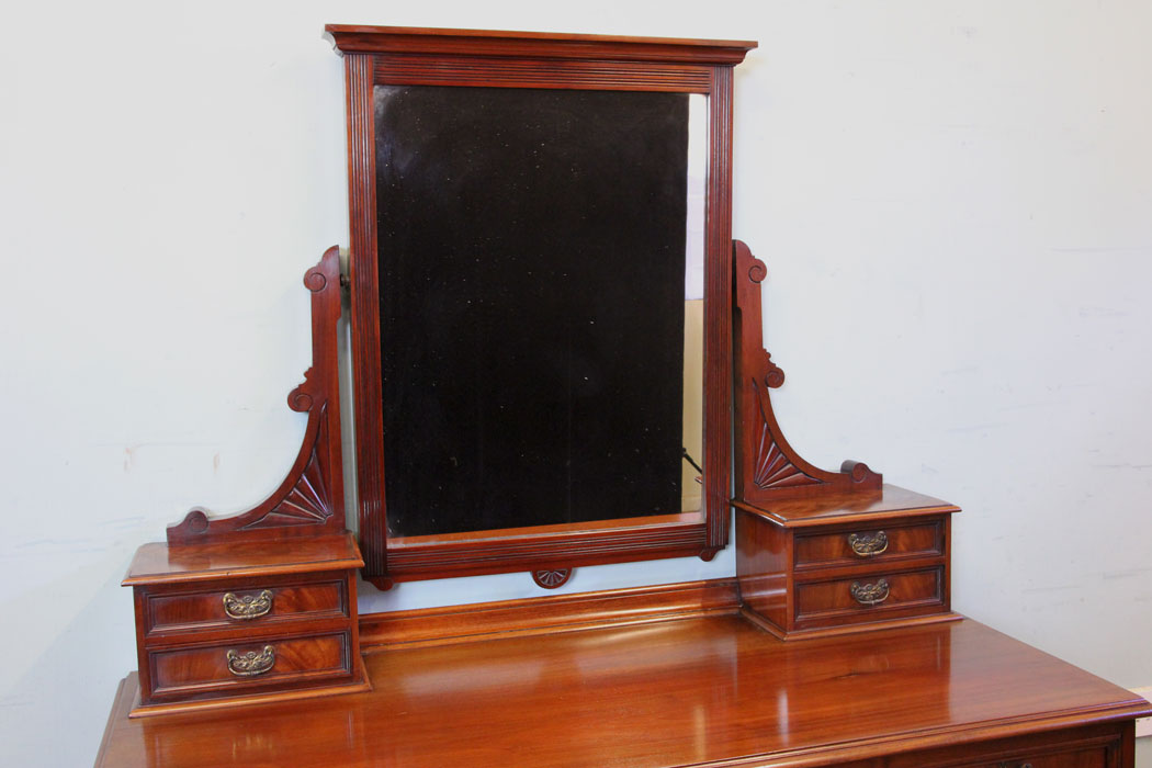 Antique Victorian Dressing Table. Bedroom furniture