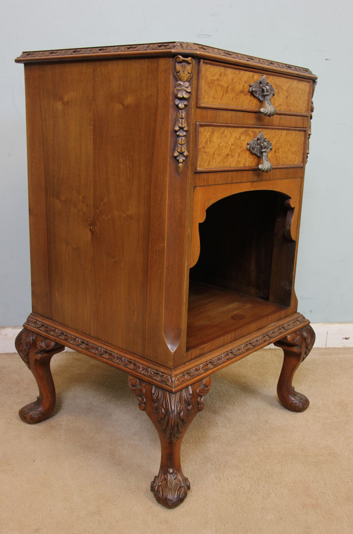 11074r5 Pair Antique Bedside Cabinets, Cupnoards, Pair Burr Walnut Bedside Cabinets