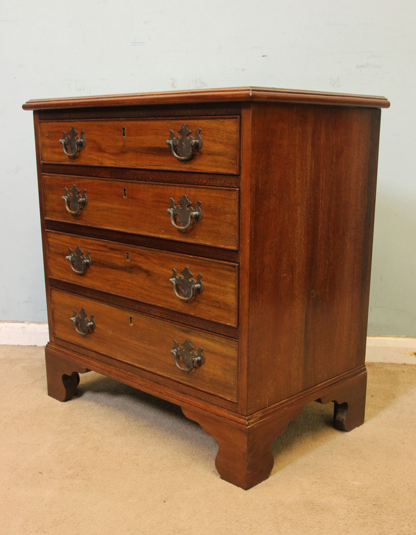 Small Walnut Chest of Drawers11216r3 Small Walnut Chest of Drawers