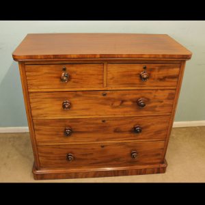 Large Victorian mahogany chest of drawers