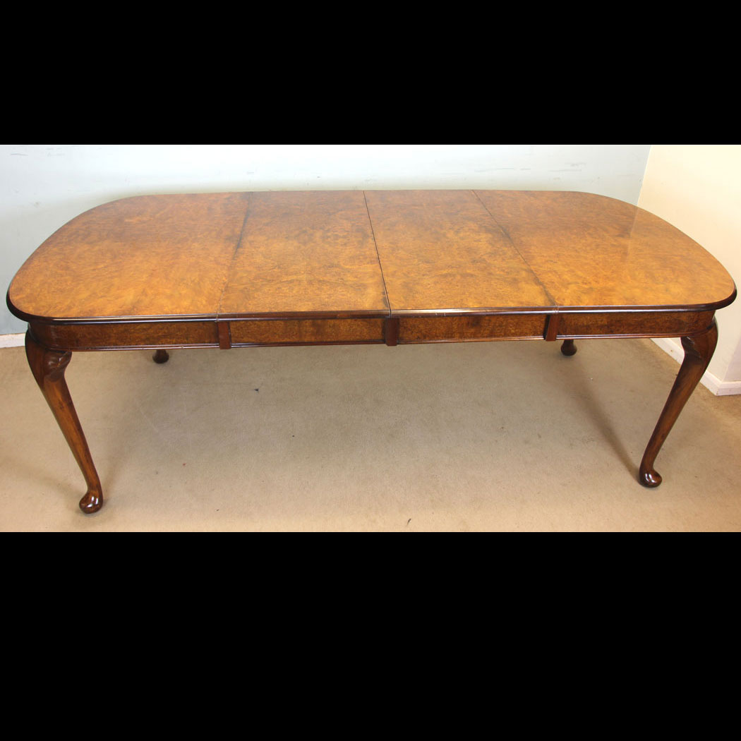 11336r01 Antique Burr Walnut Queen Anne Style Extending Dining Table, Antique Burr Walnut Queen Anne Style Extending Dining Table.