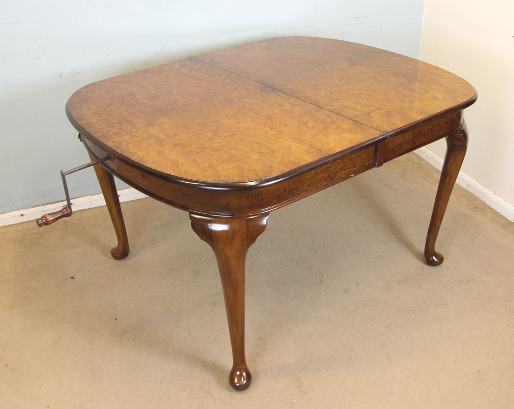 11336r13 Antique Burr Walnut Queen Anne Style Extending Dining Table, Antique Burr Walnut Queen Anne Style Extending Dining Table.