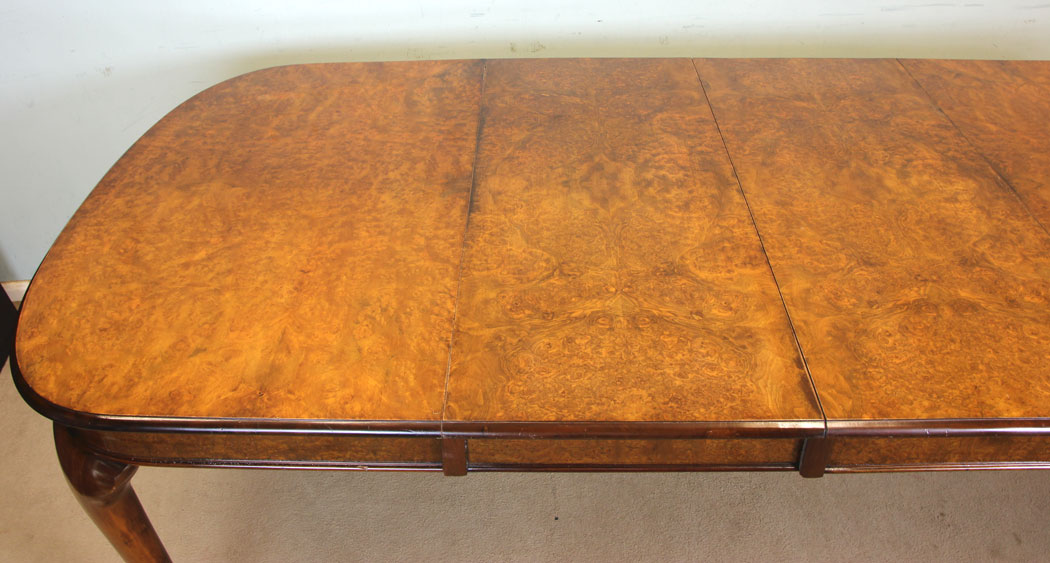 11336r14 Antique Burr Walnut Queen Anne Style Extending Dining Table, Antique Burr Walnut Queen Anne Style Extending Dining Table.