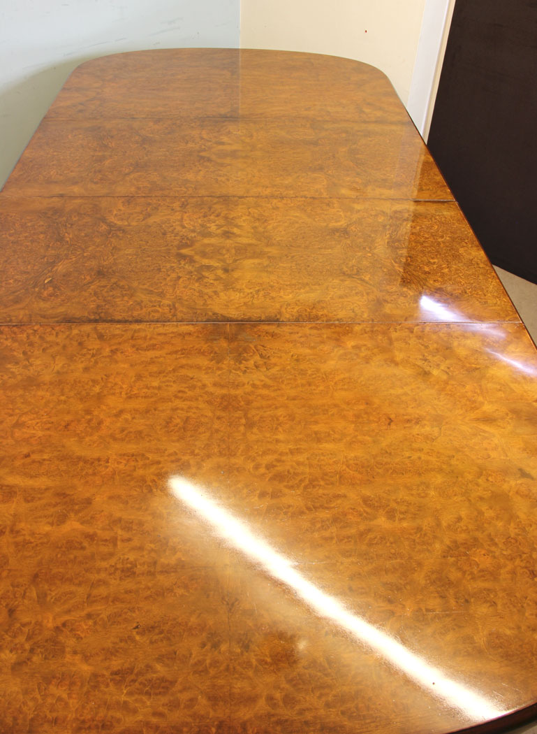 11336r4 Antique Burr Walnut Queen Anne Style Extending Dining Table, Antique Burr Walnut Queen Anne Style Extending Dining Table.