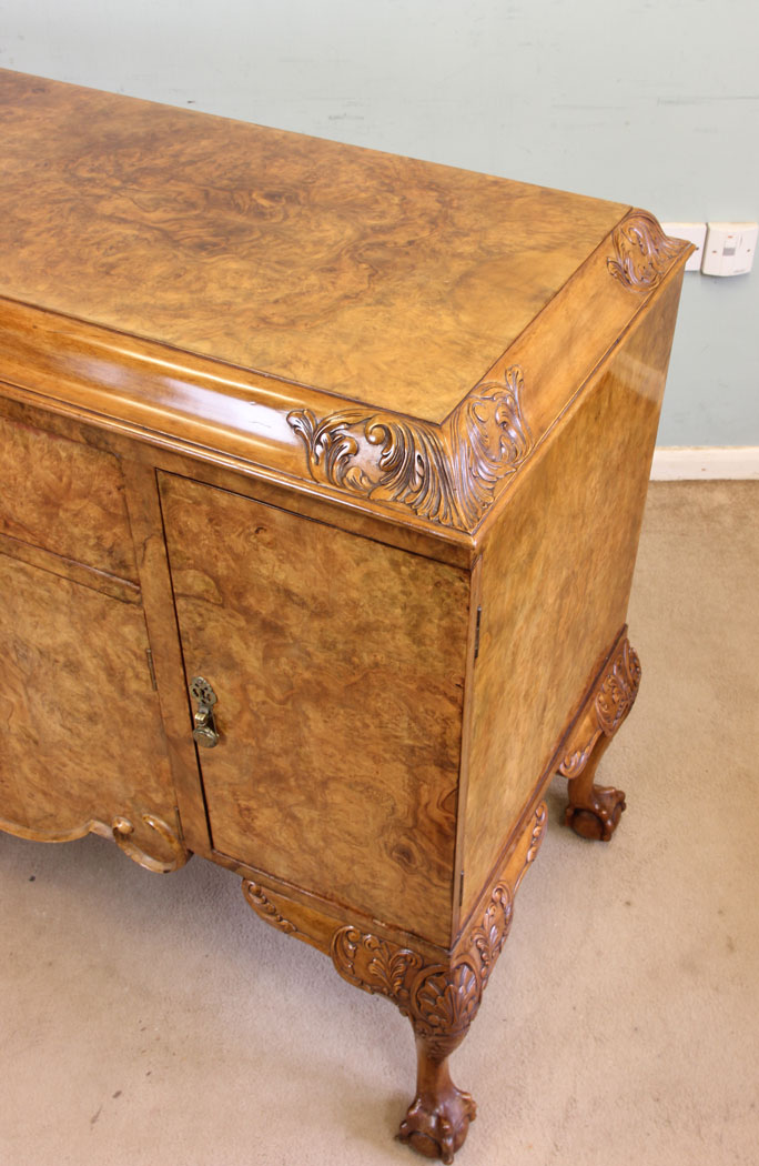 11364r4 Quality Queen Anne Style Burr Walnut Sideboard Server, Antique Quality Burr Walnut Sideboard / Server