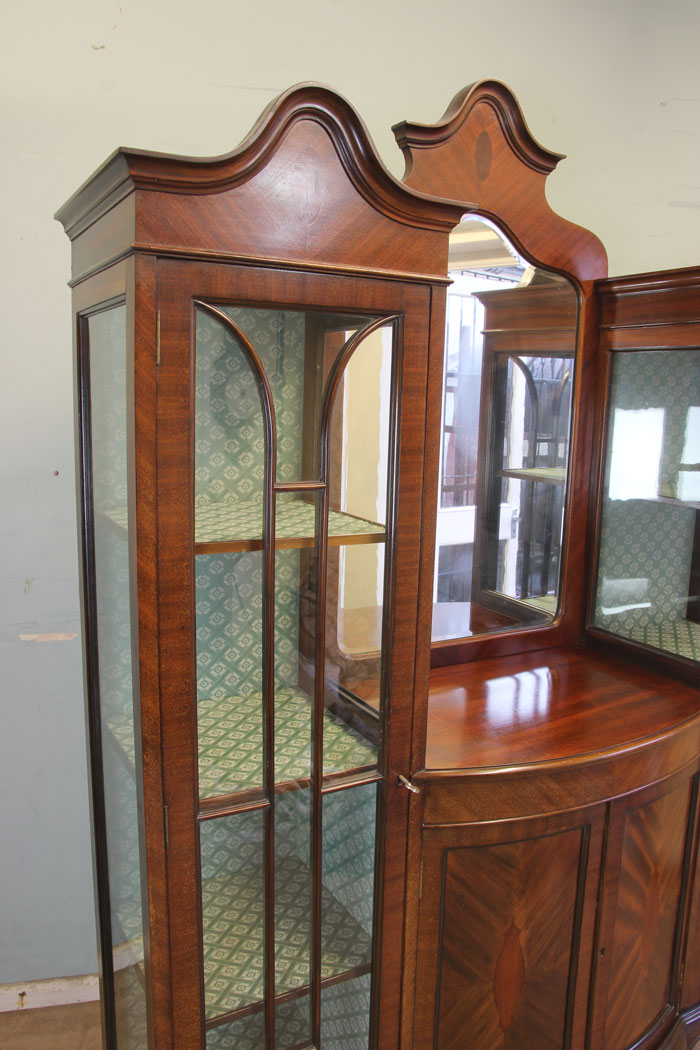 11370r8 Antique Edwardian Shaped Mahogany Display Cabinet, Antique Quality Shaped Mahogany Mirror Back Display Cabinet.