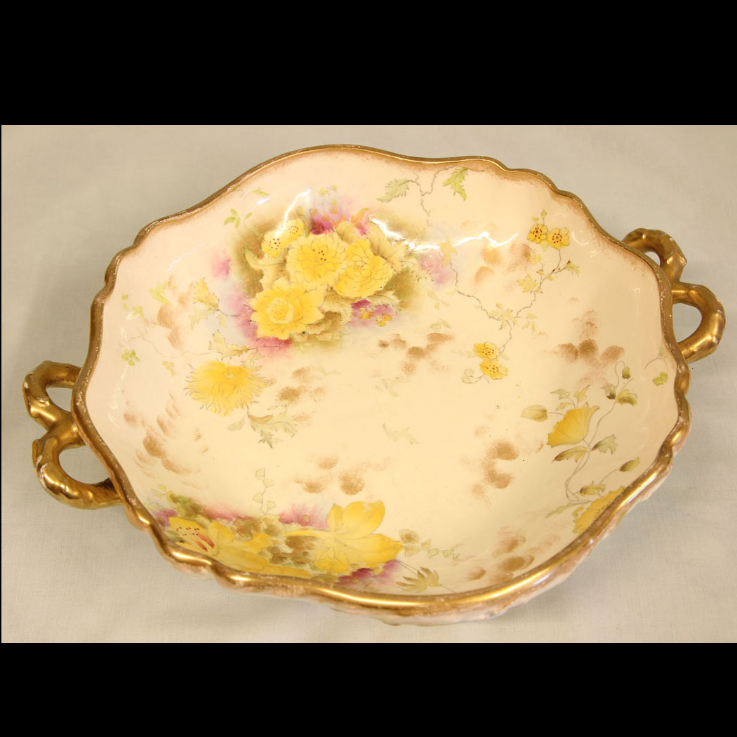 11402r01 Pretty Antique Pottery Shaped Bowl
