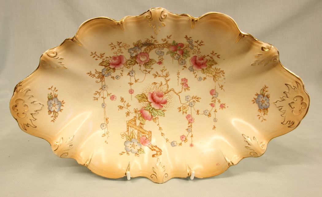 11429r1 Antique Crown Devon Shaped Decorated Dish, Antique Crown Devon Shaped Decorated Dish
