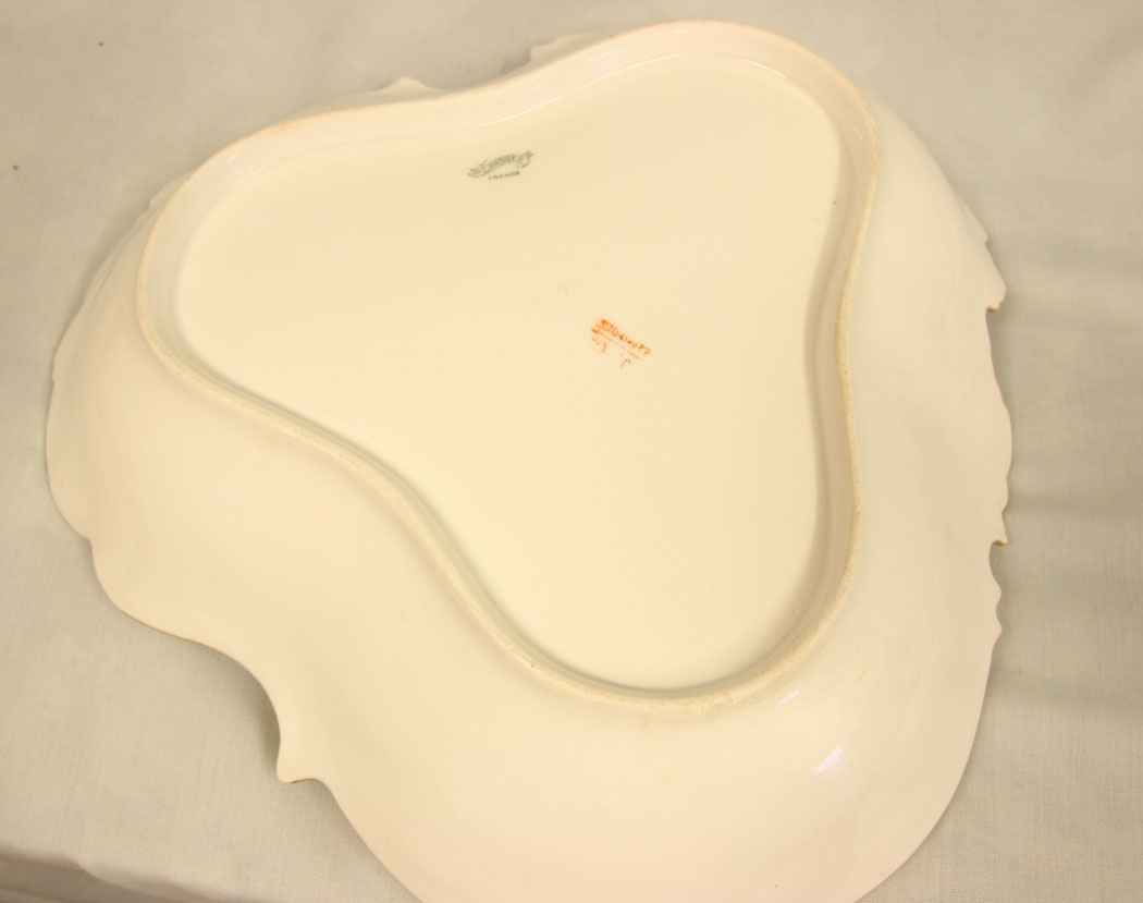 11430r7 Antique Lovely Quality Limoges Centre Dish, Antique Lovely Quality Limoges Centre Dish.