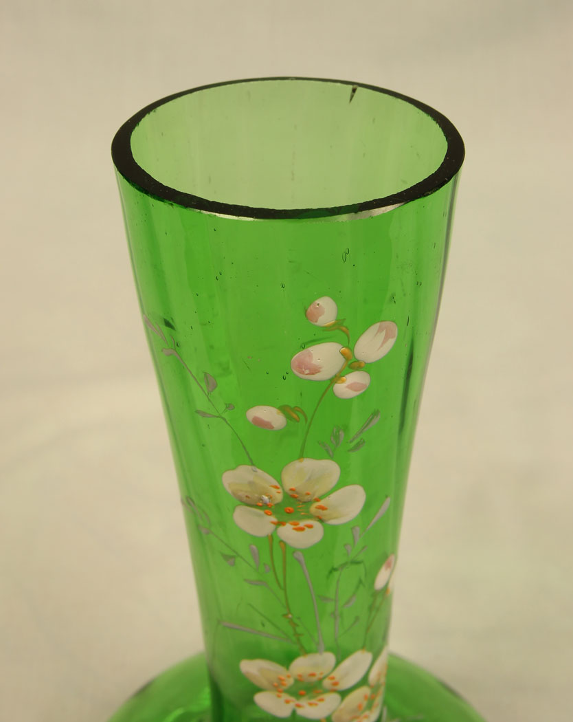 11444r5 Antique Decorated Green Glass Shaped Vase, Antique Decorated Green Glass Shaped Vase