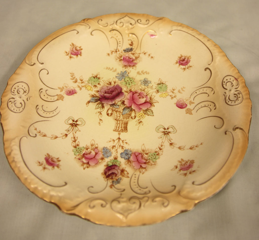 11478r6 Antique Crown Devon Draining Bowl, Antique Crown Devon Draining Bowl