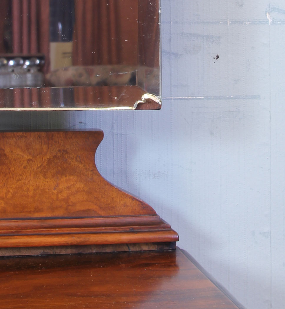 11520r12 Antique Burr Walnuit Dressing Table,