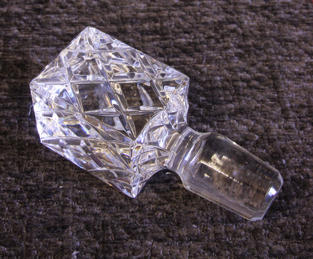 11597r4 Cut Glass Decanter.