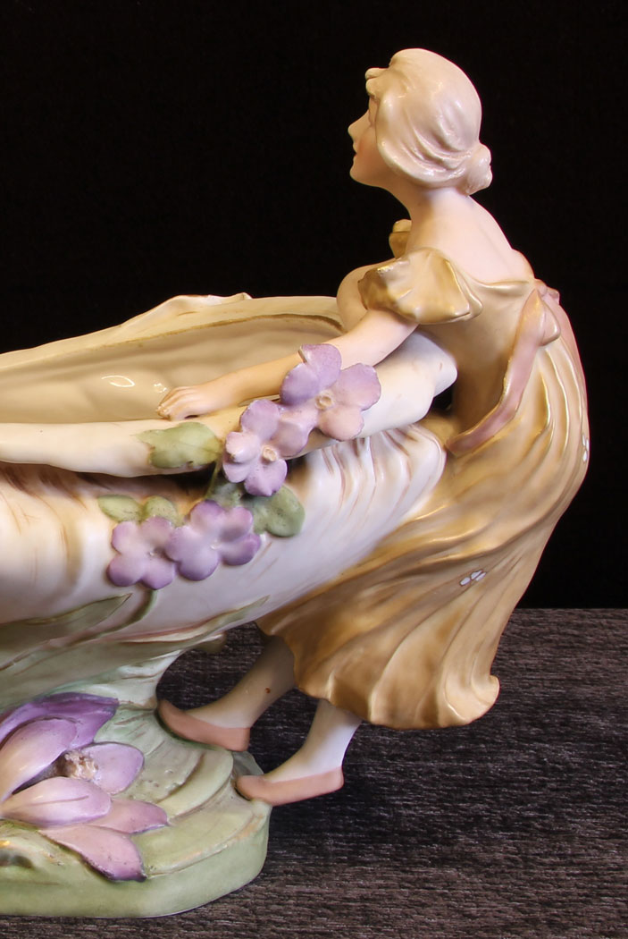 11600r10 Antique Large Royal Dux Centre Piece,