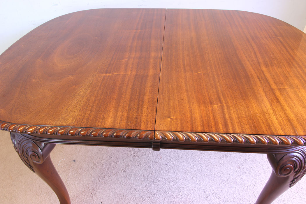 11618r7 Antique Mahogany Extending Dining Table,