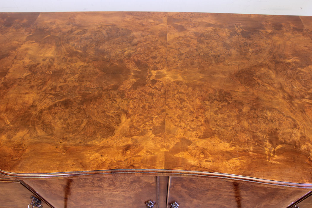 11619r5 Quality Antique Burr Walnut Sideboard,
