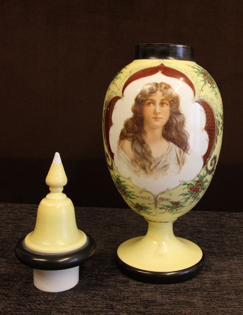 11622r3 Antique Opaline Glass Vase,