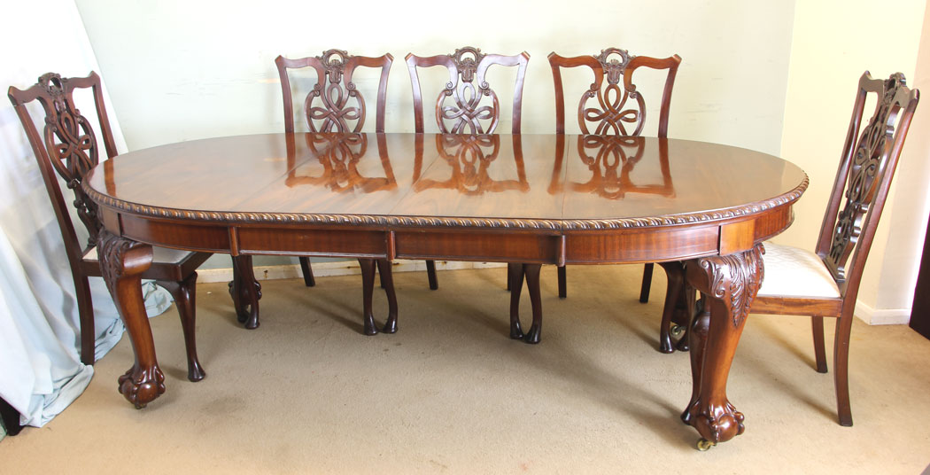 11649r13 Antique Mahogany Extending Table Eight to Ten Seater,