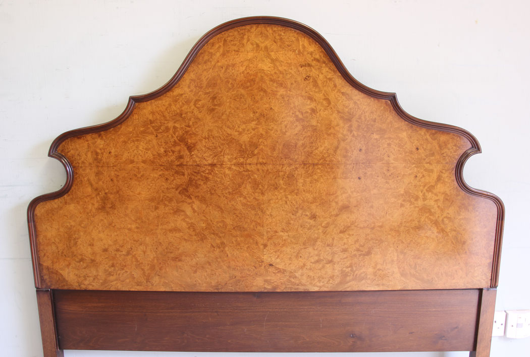 11656r5 Burr Walnut Double Bed,
