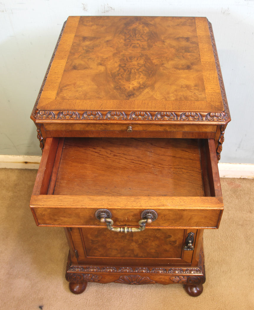 11675r6 Burr Walnut Bedside Cabinet,