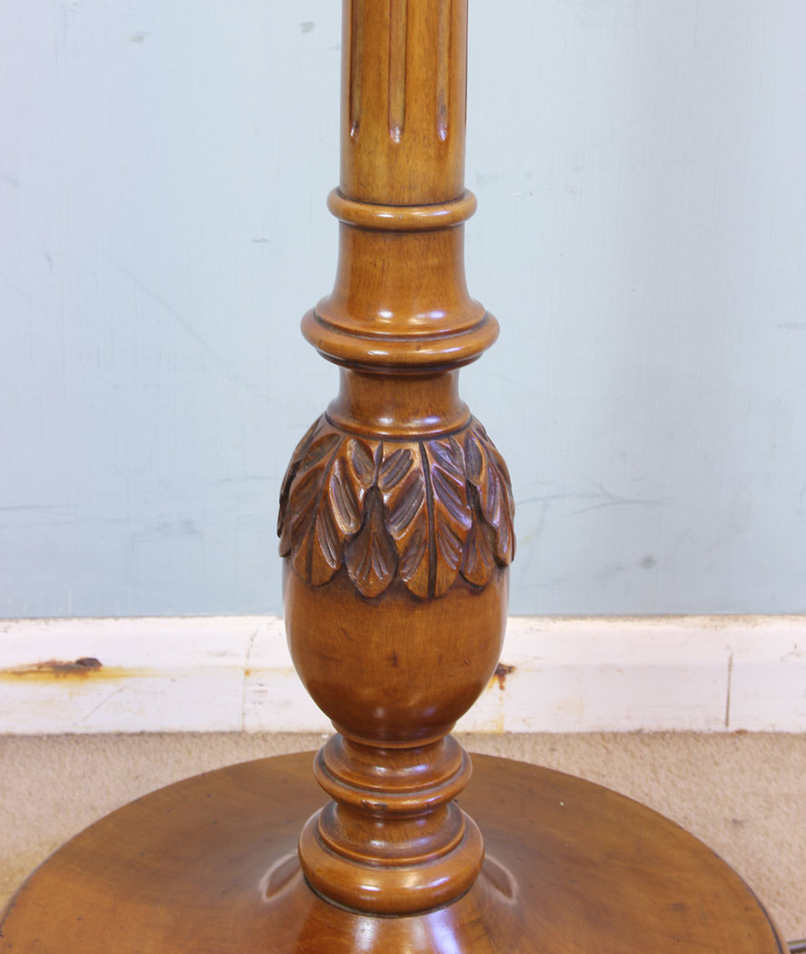 11683r4 Walnut Standard Lamp,