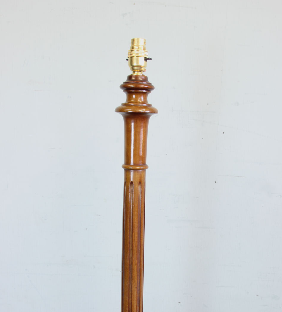 11683r7 Walnut Standard Lamp,
