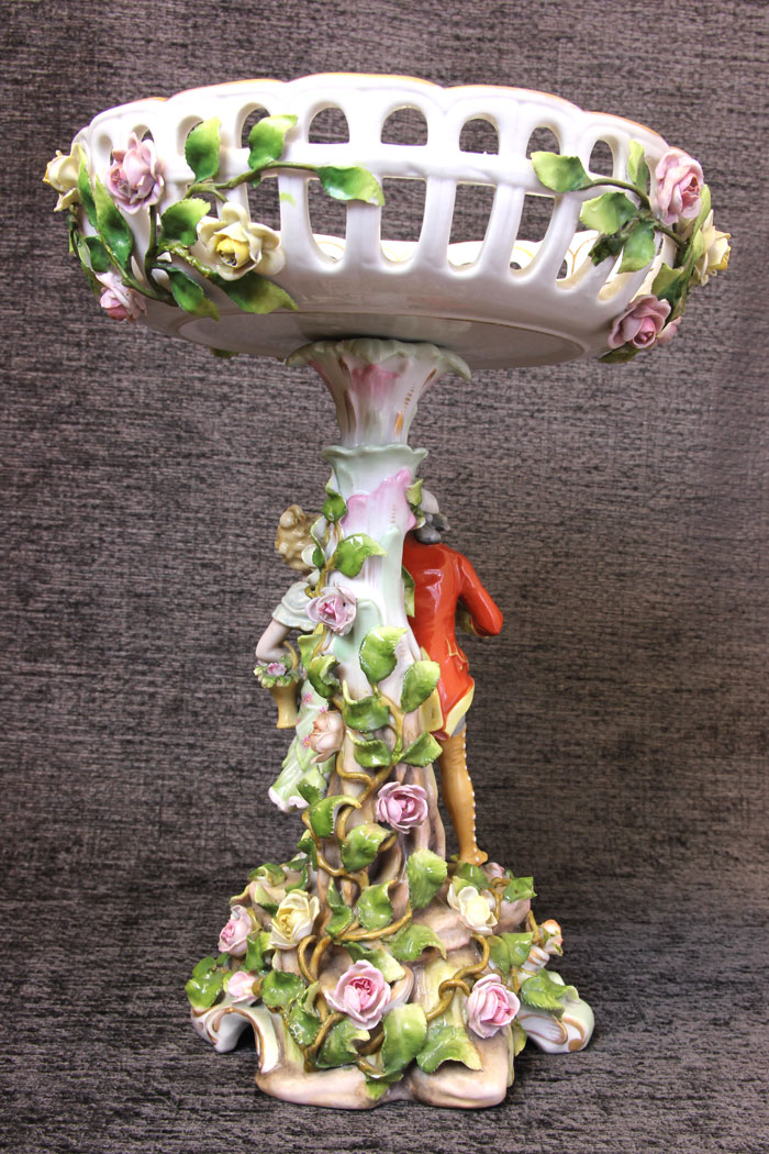 11802r2 Large German Porcelain Meissen Style Plaue Centrepiece,
