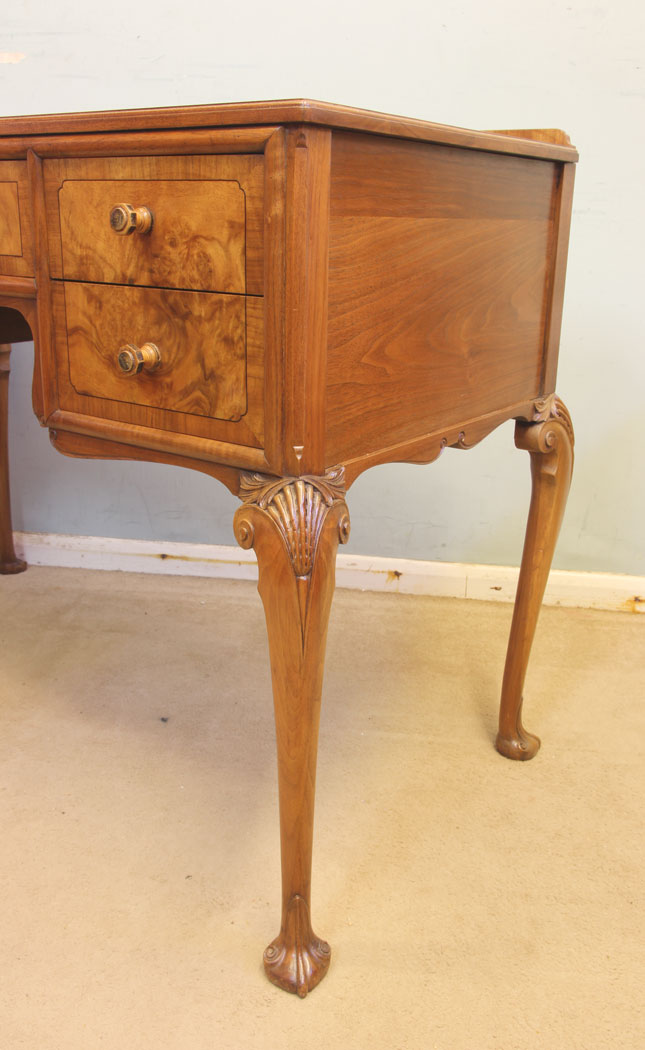 11865r14 Quality Burr Walnut Writing Desk Dressing Side Table,