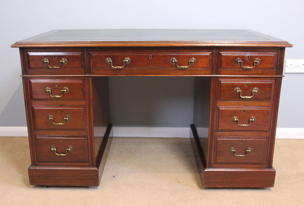 11909r1 Antique Mahogany Pedestal Writing Desk,