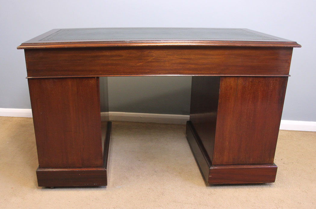 11909r12 Antique Mahogany Pedestal Writing Desk,
