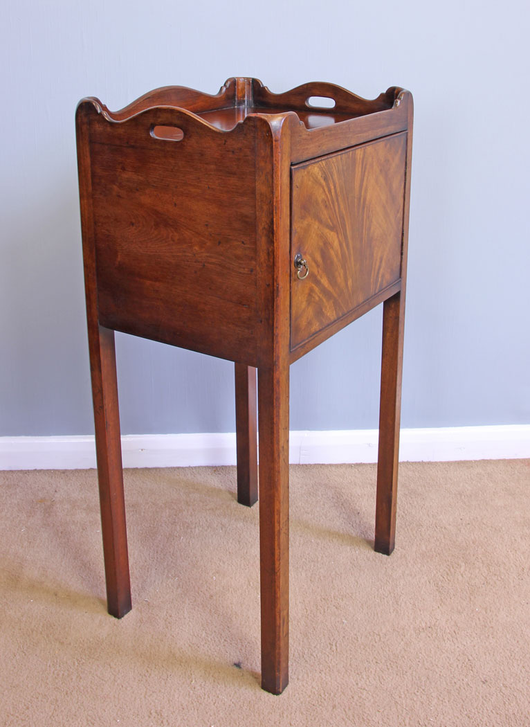 11910r2 Antique Georgian Style Mahogany Bedside Table,