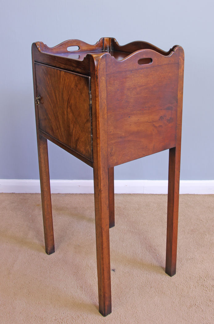 11910r4 Antique Georgian Style Mahogany Bedside Table,