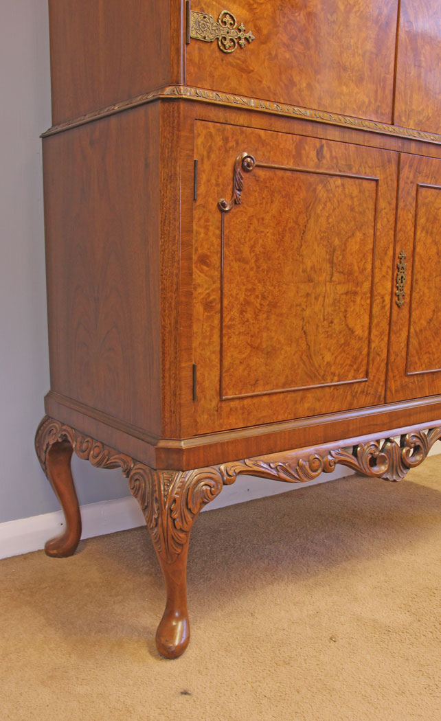 11919r10 Antique Burr Walnut Cocktail Drinks Cabinet,