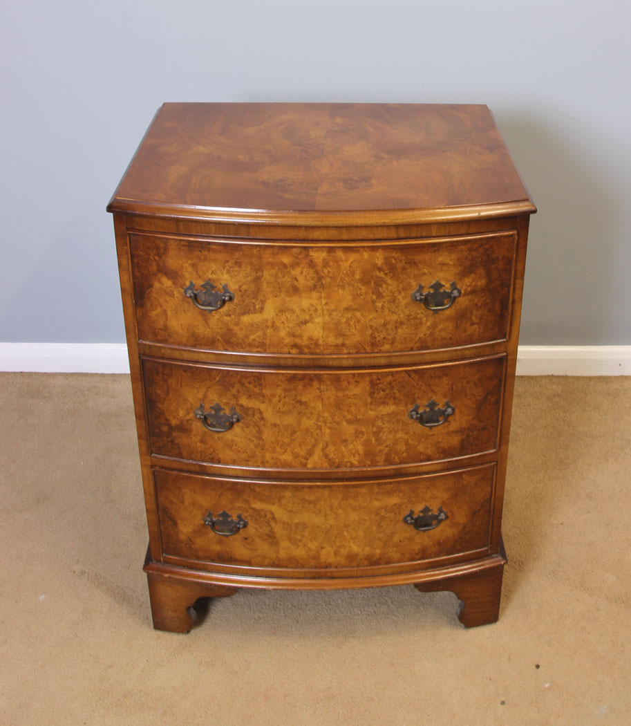 11923r4 Small Burr Walnut Bow Front Chest of Drawers,
