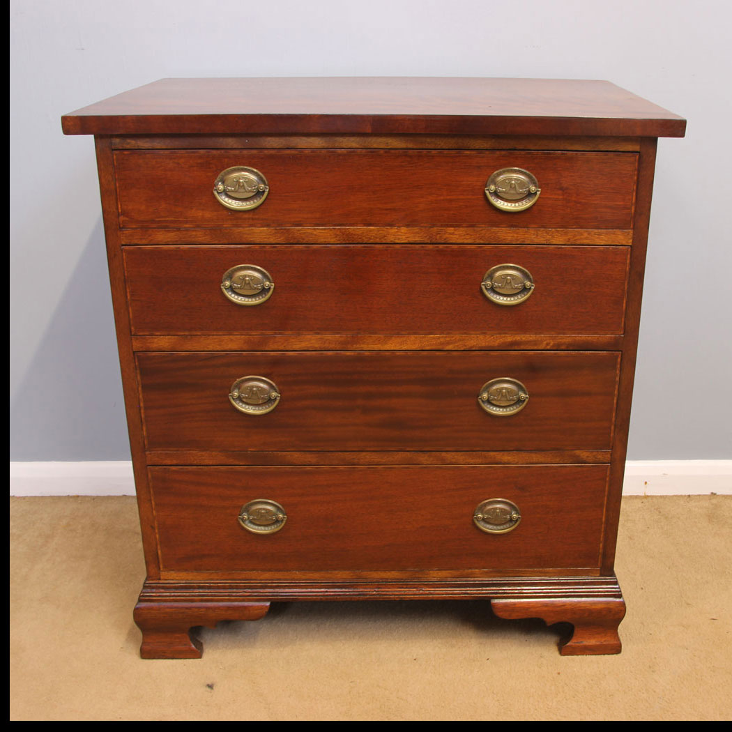 11933r01-Small-Mahogany-Chest-of-Drawers,- Antique Georgian Style Small Mahogany Chest of Drawers,