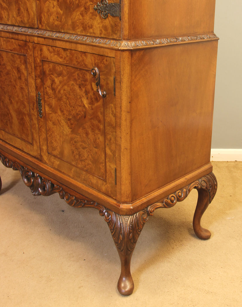 11934r10 Queen Anne Style Burr Walnut Cocktail Drinks Cabinet,