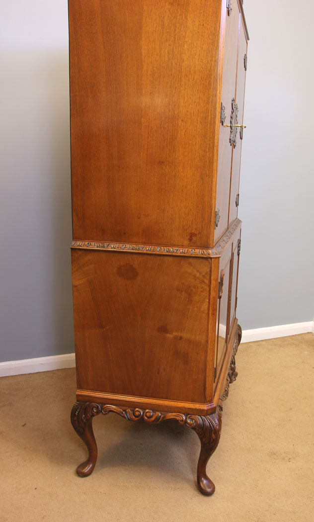 11934r7 Queen Anne Style Burr Walnut Cocktail Drinks Cabinet,