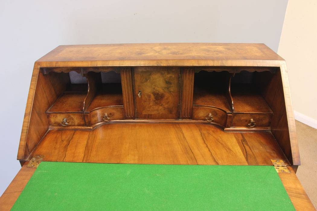11984r8 Antique Burr Walnut Desk Writing Bureau,