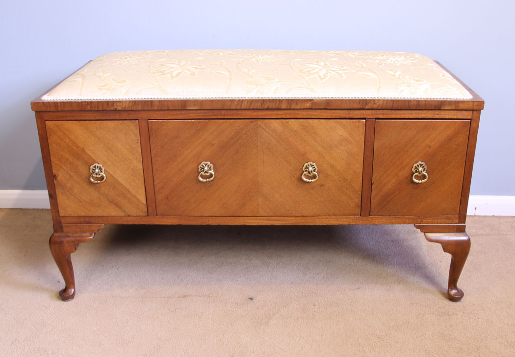 12028r12 Antique Walnut Ottoman Window Seat,