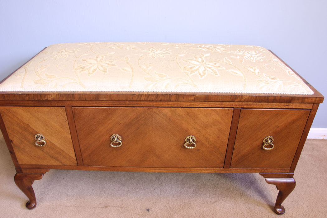 12028r2 Antique Walnut Ottoman Window Seat,