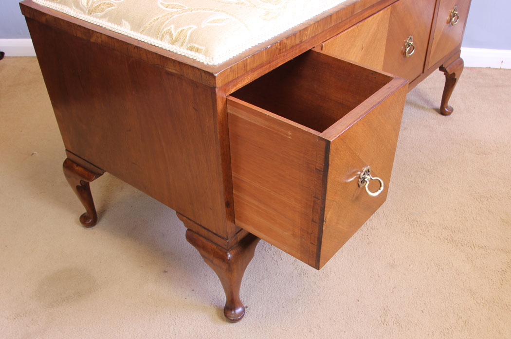 12028r9 Antique Walnut Ottoman Window Seat,