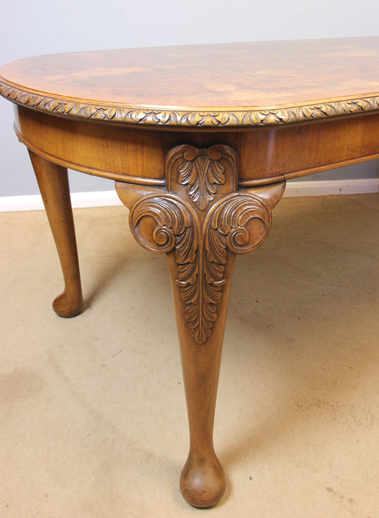 12049r6 Antique Queen Anne Style Burr Walnut Extending Dining Table,