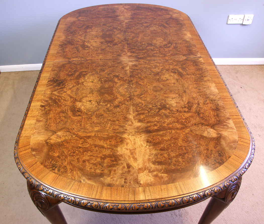 12049r9 Antique Queen Anne Style Burr Walnut Extending Dining Table,