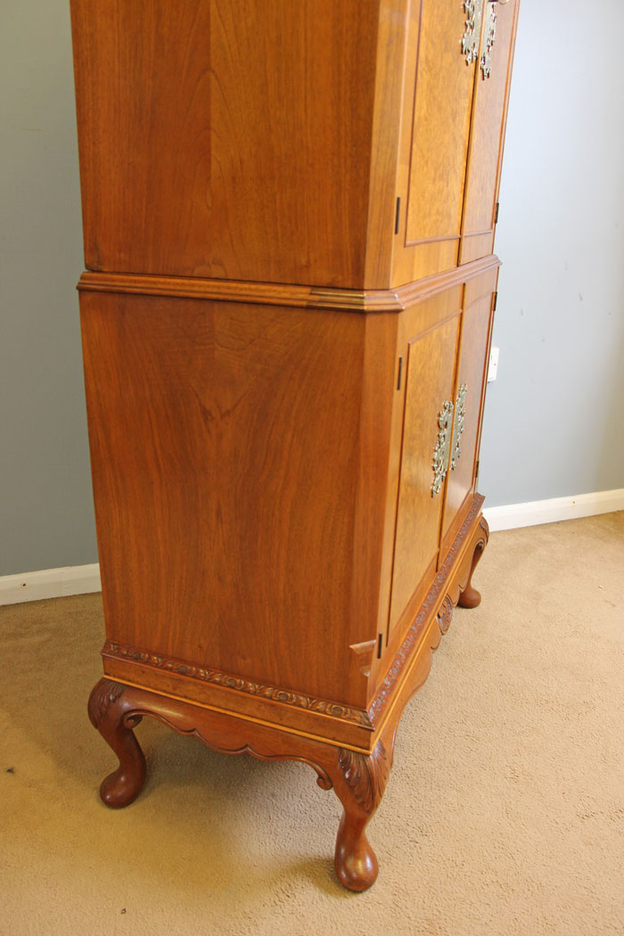 12105r7 Burr Walnut Antique Queen Anne Style Cocktail Drinks Cabinet,