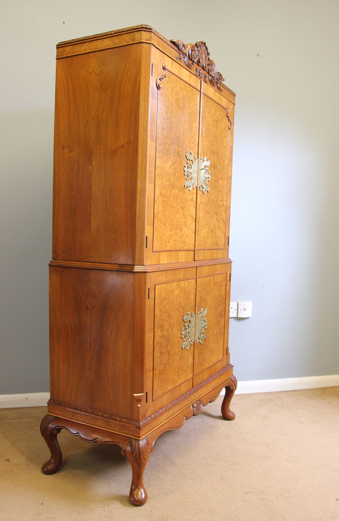 12105r8 Burr Walnut Antique Queen Anne Style Cocktail Drinks Cabinet,