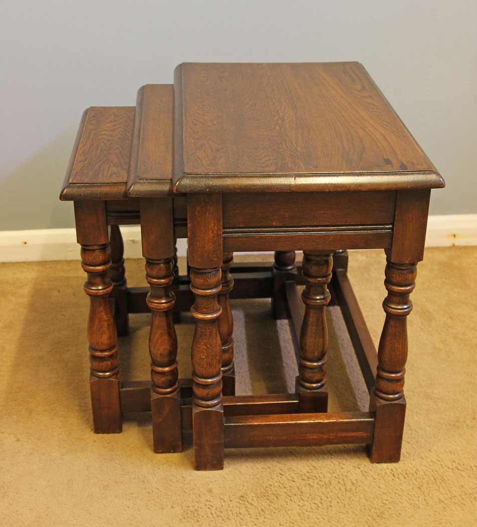 12136r10 Nest of Three Oak Side Tables Coffee Tables,