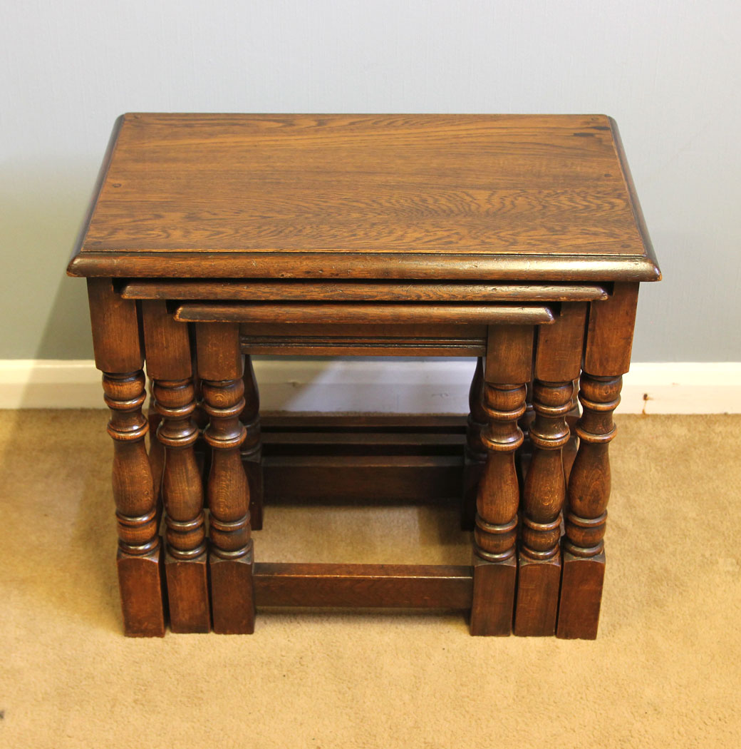 12136r2 Nest of Three Oak Side Tables Coffee Tables,